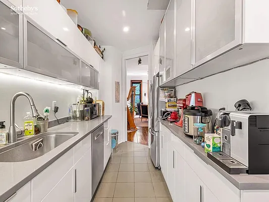 Rented by Sotheby's International Realty | media 18