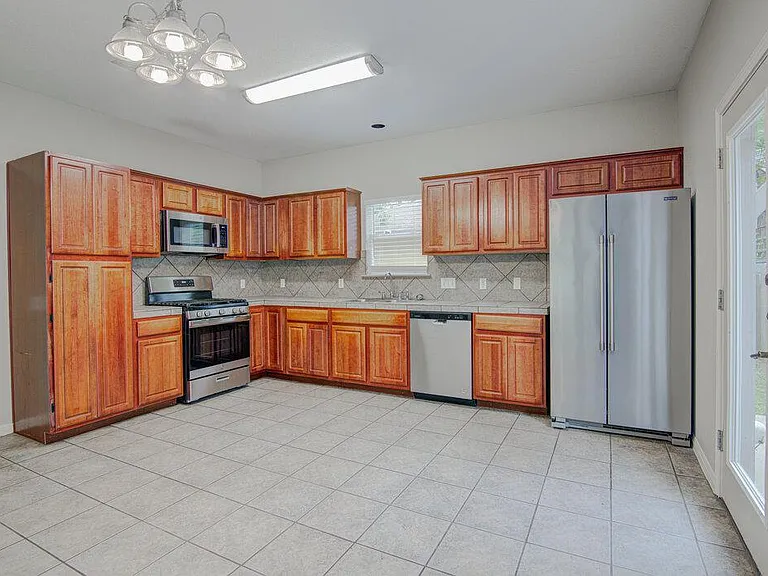 1702 Singleton Ave #A — Photo 9