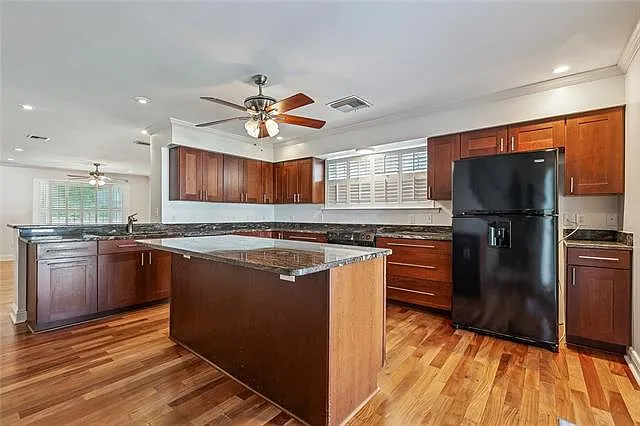 6832 Orleans Ave — Photo 9
