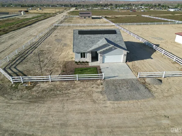 28102 Valley West Rd, Taft, CA 93268