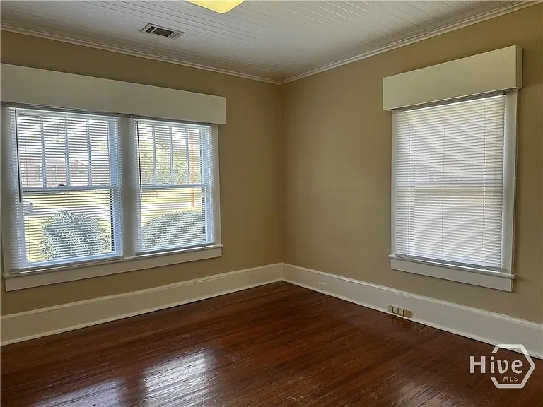 108 N College St — Photo 17