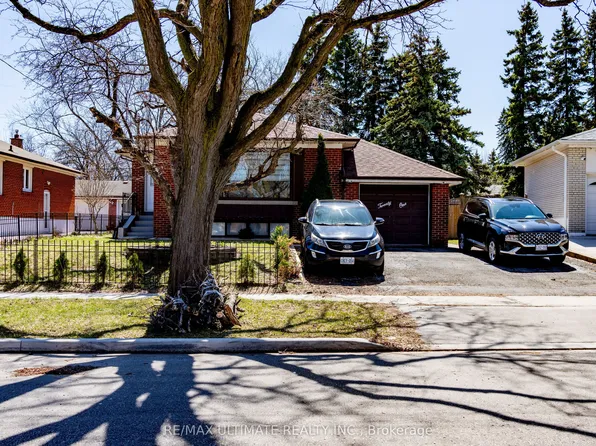 21 Benway Dr, Toronto, ON M9W 1Z2
