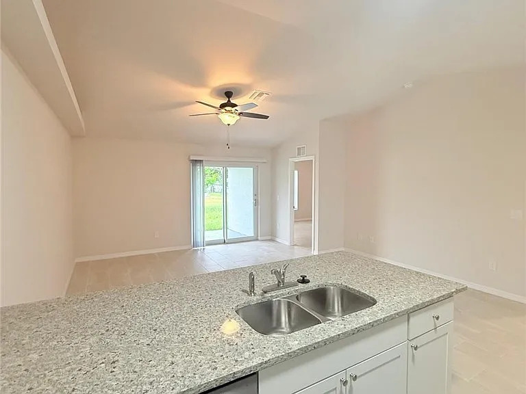 1101 Harold Ave S — Photo 16