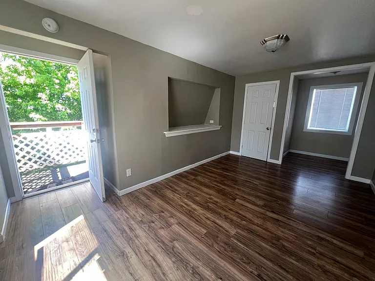 1836 Myrtle St — Photo 16