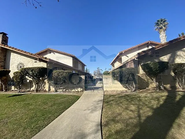 273 W Alexander Ave photo 1