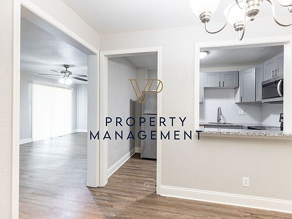 5th image of 3740 Wyandotte St #809627526