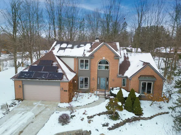 825 Brookside Dr, Ann Arbor, MI 48105