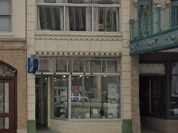 759 N Water St #201, Milwaukee, WI 53202