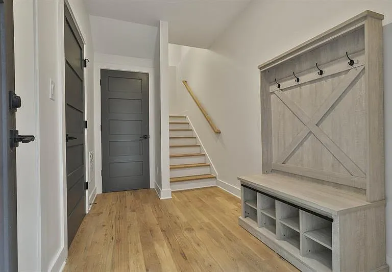 130 Arcadia Ave — Photo 43
