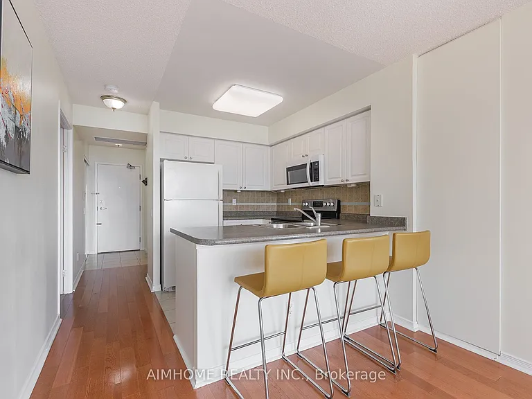 30 Harrison Garden Blvd #1106 — Photo 11