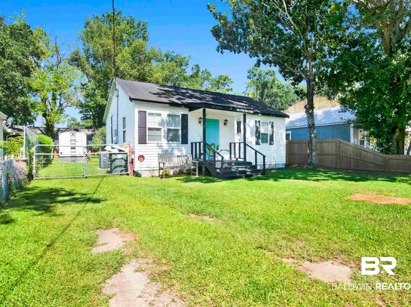 403 N Pine St, Foley, AL 36535