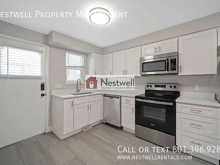 2543 E 3300 S — Photo 2