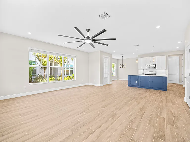 3542 NW Solange Ct — Photo 8