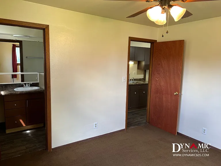 217 S Summit Ave — Photo 13