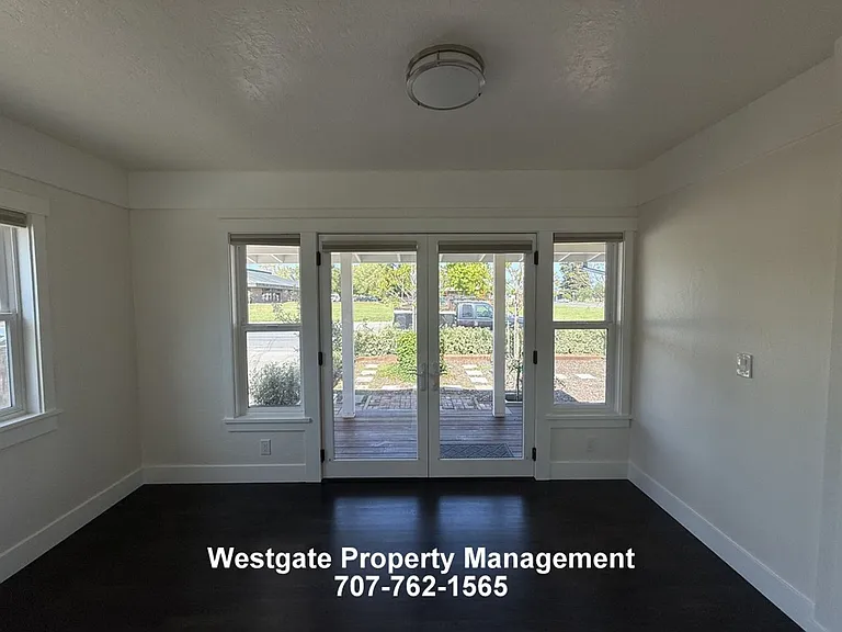 220 Payran St — Photo 7