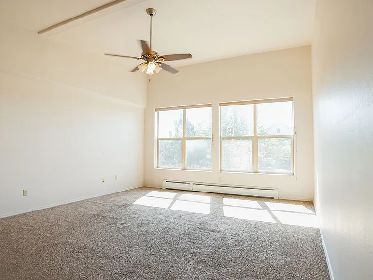 235 Talisman Dr #14 — Photo 6