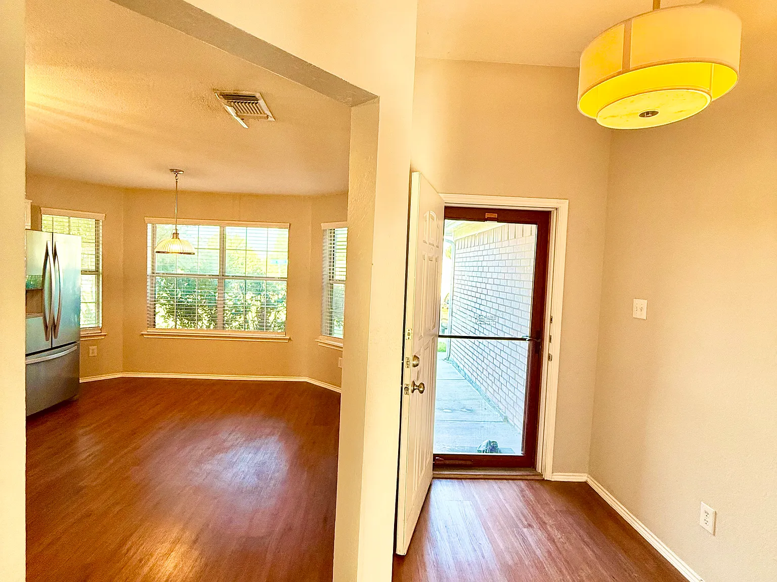 3 bed, 1631 sqft, $1,895 — Photo 2