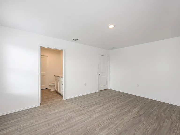 939 Cook Bnd — Photo 8