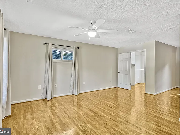 5021 Fleming Dr — Photo 36