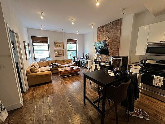 5th image of 19 E 16th St APT 2