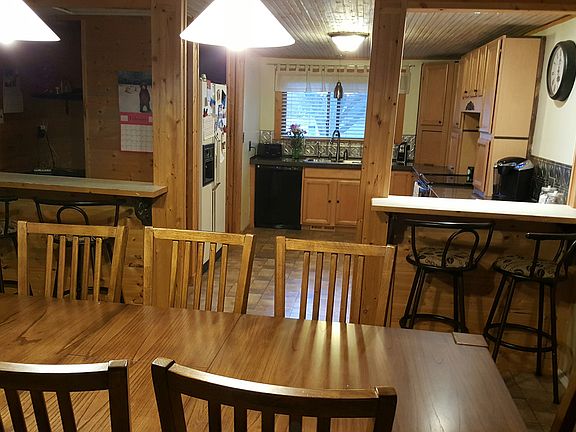 dine looking into kitchen