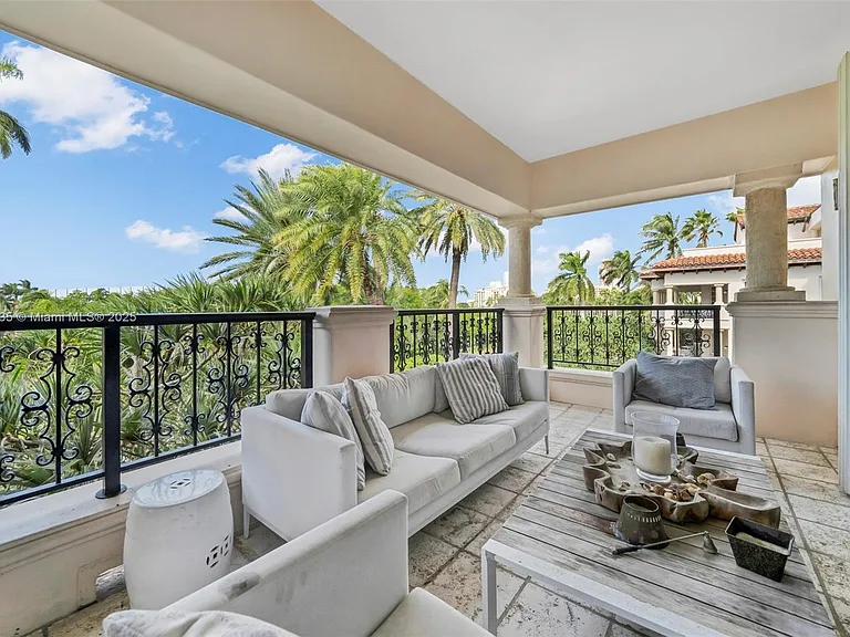19237 Fisher Island Dr #19237 — Photo 25
