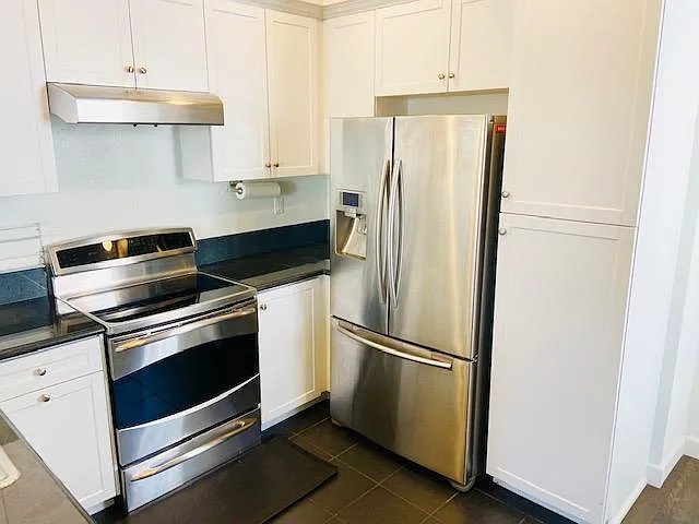 3 bed, 1584 sqft, $3,900 — Photo 4