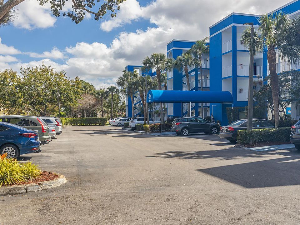 1st image of 4734 Lucerne Lakes Boulevard #306