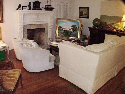2nd image of 122-4 W SUMMIT AVE
