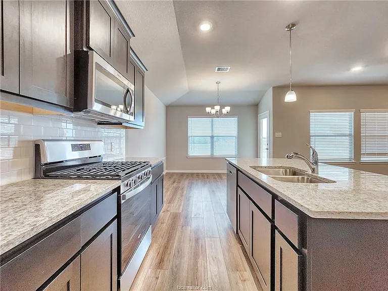 6172 Darlington Ave — Photo 4