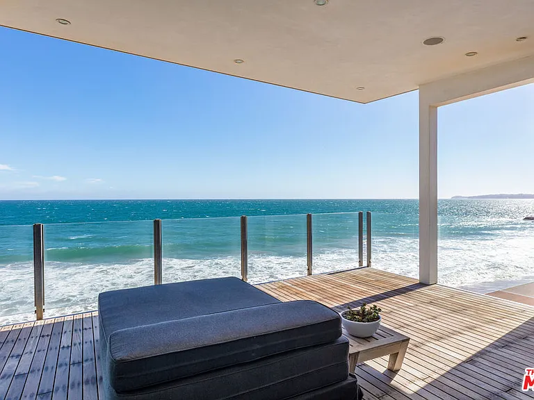 25160 Malibu Rd — Photo 15
