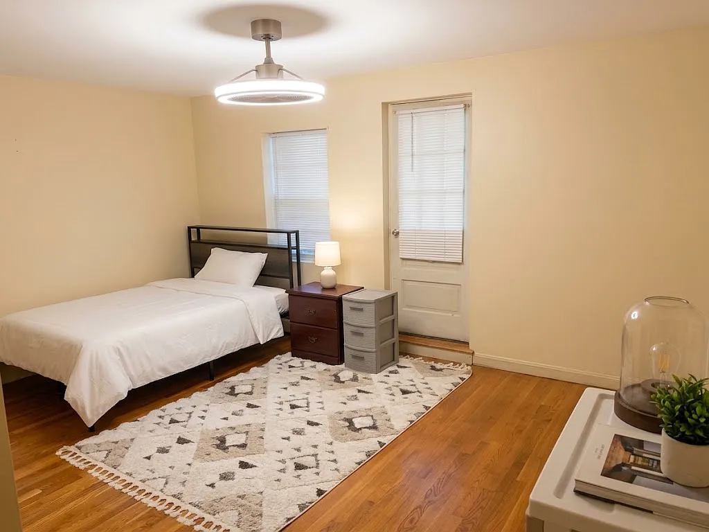 1 bed, 650 sqft, $1,800 — Photo 2