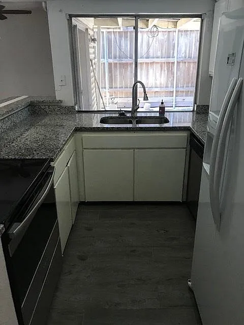 Sceptre Cir, Garland — Photo 2