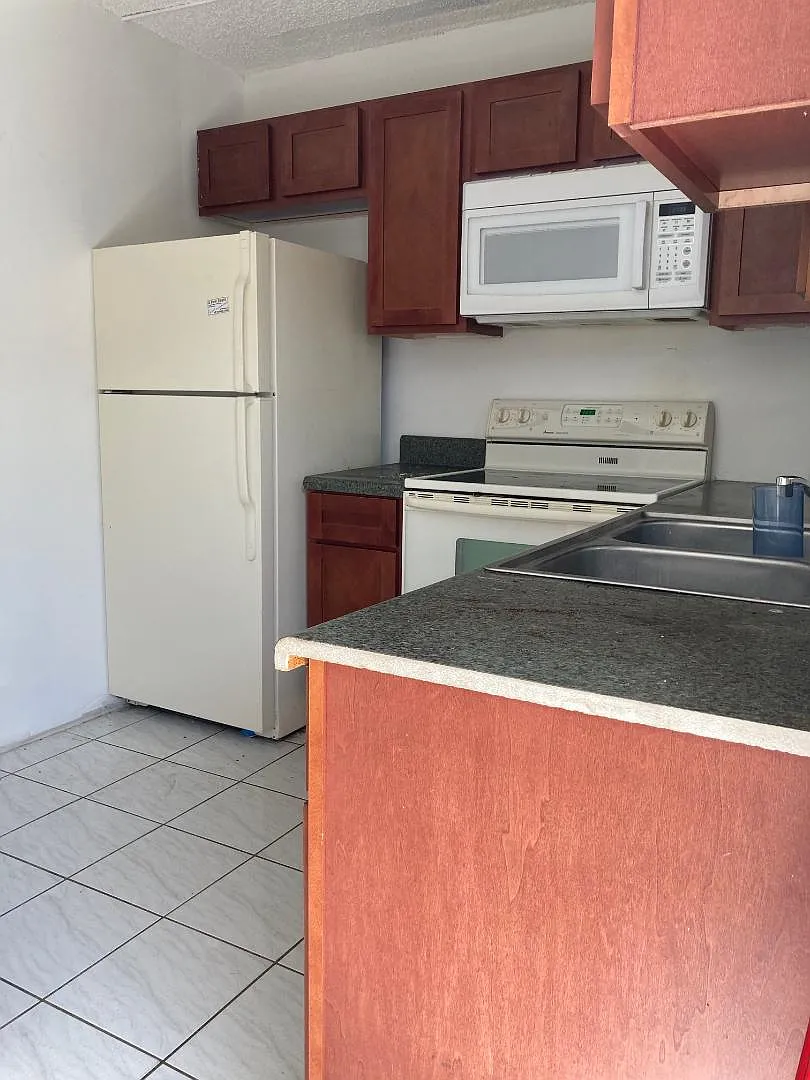 Studio, 500 sqft, $1,350 — Photo 4