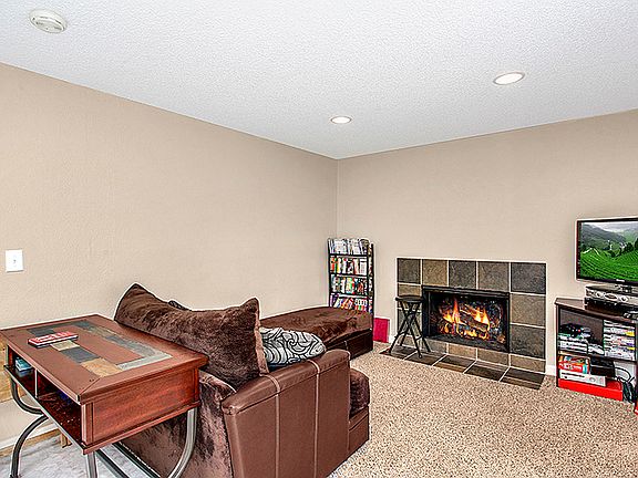 3rd image of 10932 156th Ct NE