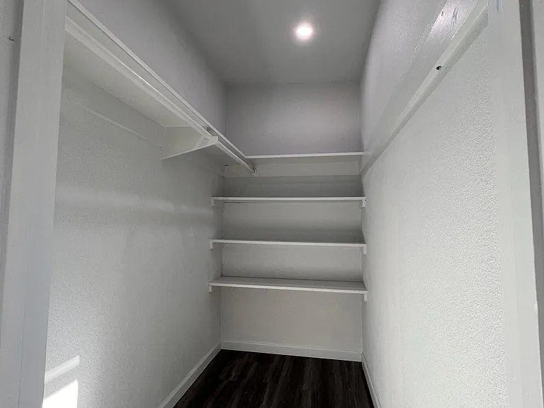 153 4th St #7 — Photo 5