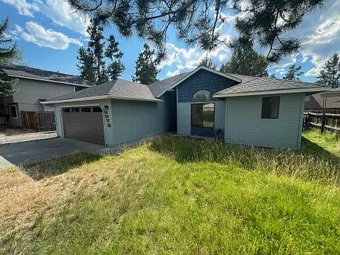 2975 NE Bluebell Ln — Photo 2