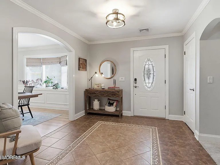 2348 Huckleberry Rd — Photo 4