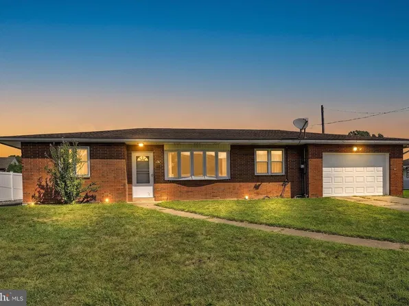 708 W Maple St, Valley View, PA 17983