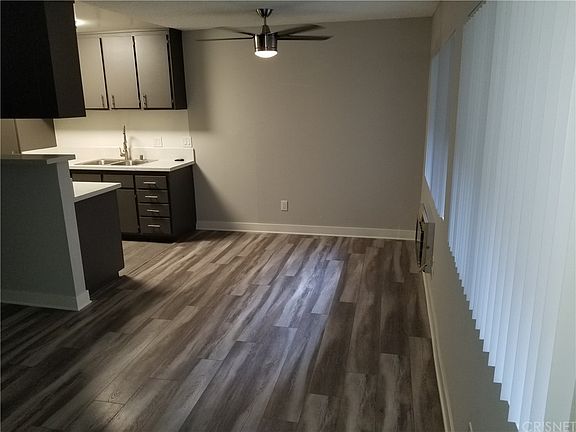 5th image of 10622 Victory Blvd #111