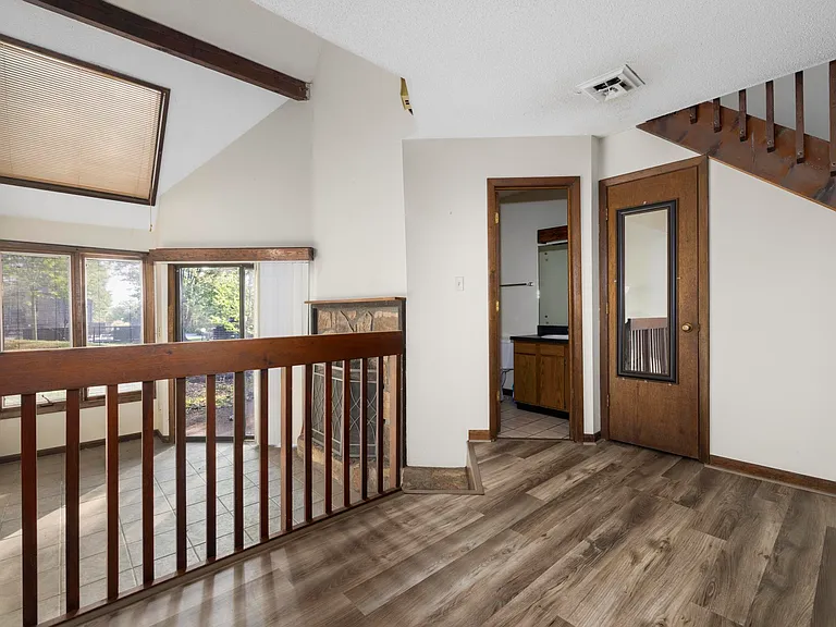 115 Becchnut Streetunit E #2 — Photo 9