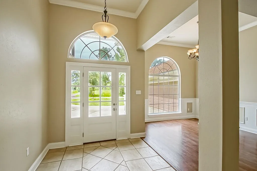 4 bed, 2.0 bath, 2277 sqft, $2,500 — Photo 4