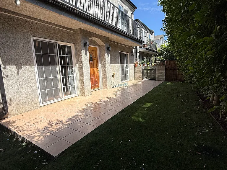 2446 S Centinela Ave — Photo 59