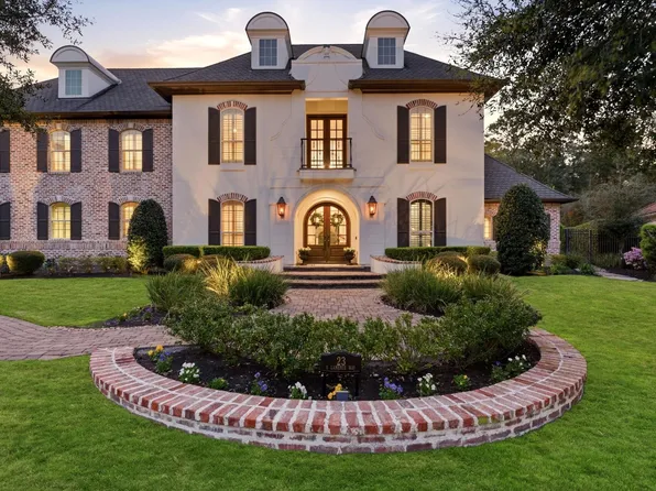 23 S Lamerie Way, The Woodlands, TX 77382