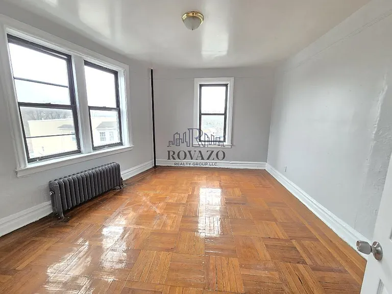160 Ellis Ave #401 — Photo 4