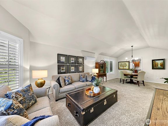 4th image of 16717 Marine Drive