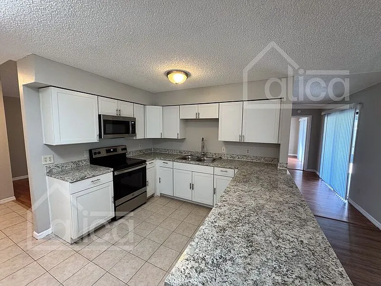1147 Manitoba St — Photo 11