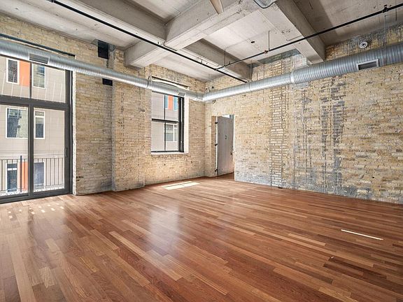 5th image of 239 E Chicago STREET #307