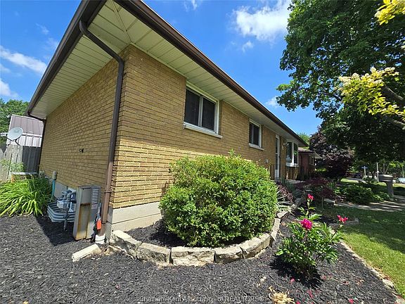 3rd image of 83 Holland Ave