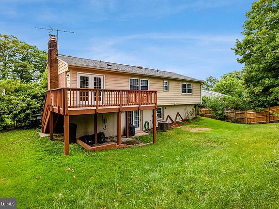 5th image of 13240 Nancy Ct